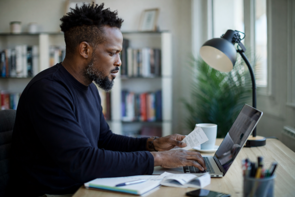 zelf beleggen of laten beleggen wat past